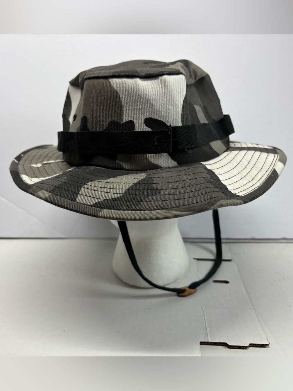 U.S. Military White  Camouflage Jungle Hat Sun Hot Weather Type II Size XL EUC